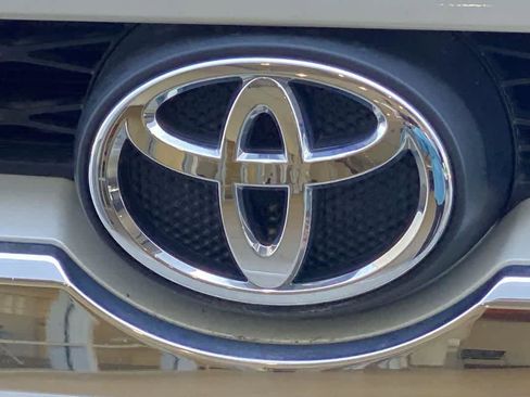 Used 2018 Toyota 4Runner Limited AWD/4WD image 10