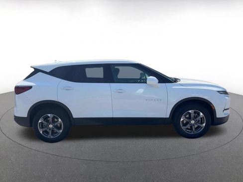 Used 2025 Chevrolet Blazer LT FWD image 13