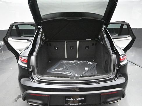 New 2025 Porsche Macan image 16