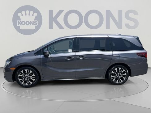 Used 2025 Honda Odyssey Elite image 2