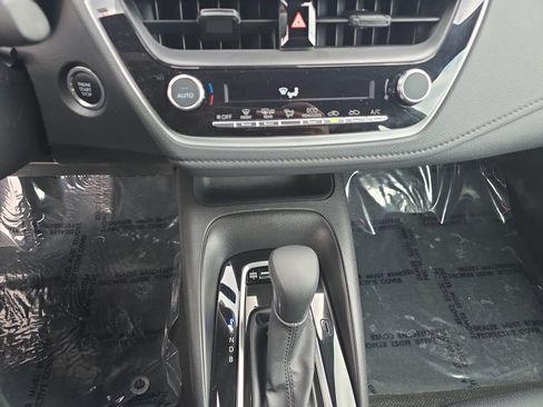 Used 2025 Toyota Corolla SE image 30
