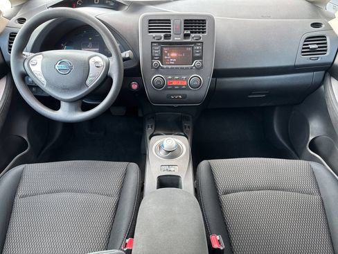 Used 2017 Nissan Leaf S FWD image 12