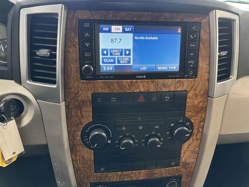 Used 2008 Jeep Grand Cherokee Limited w/ Trailer Tow Group IV image 17