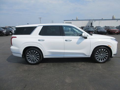 Used 2025 Hyundai Palisade Calligraphy FWD image 5