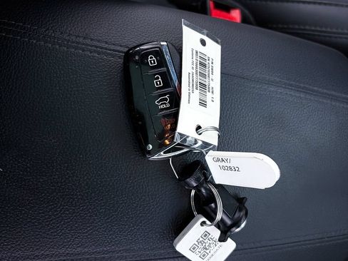 Used 2018 Hyundai Santa Fe Sport FWD image 25