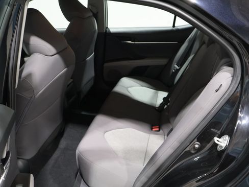 Used 2022 Toyota Camry LE AWD/4WD image 17