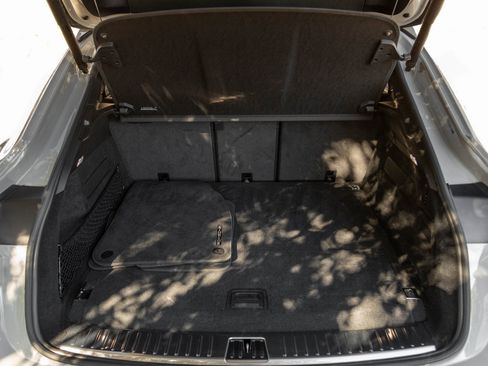 Used 2025 Porsche Cayenne Turbo image 30