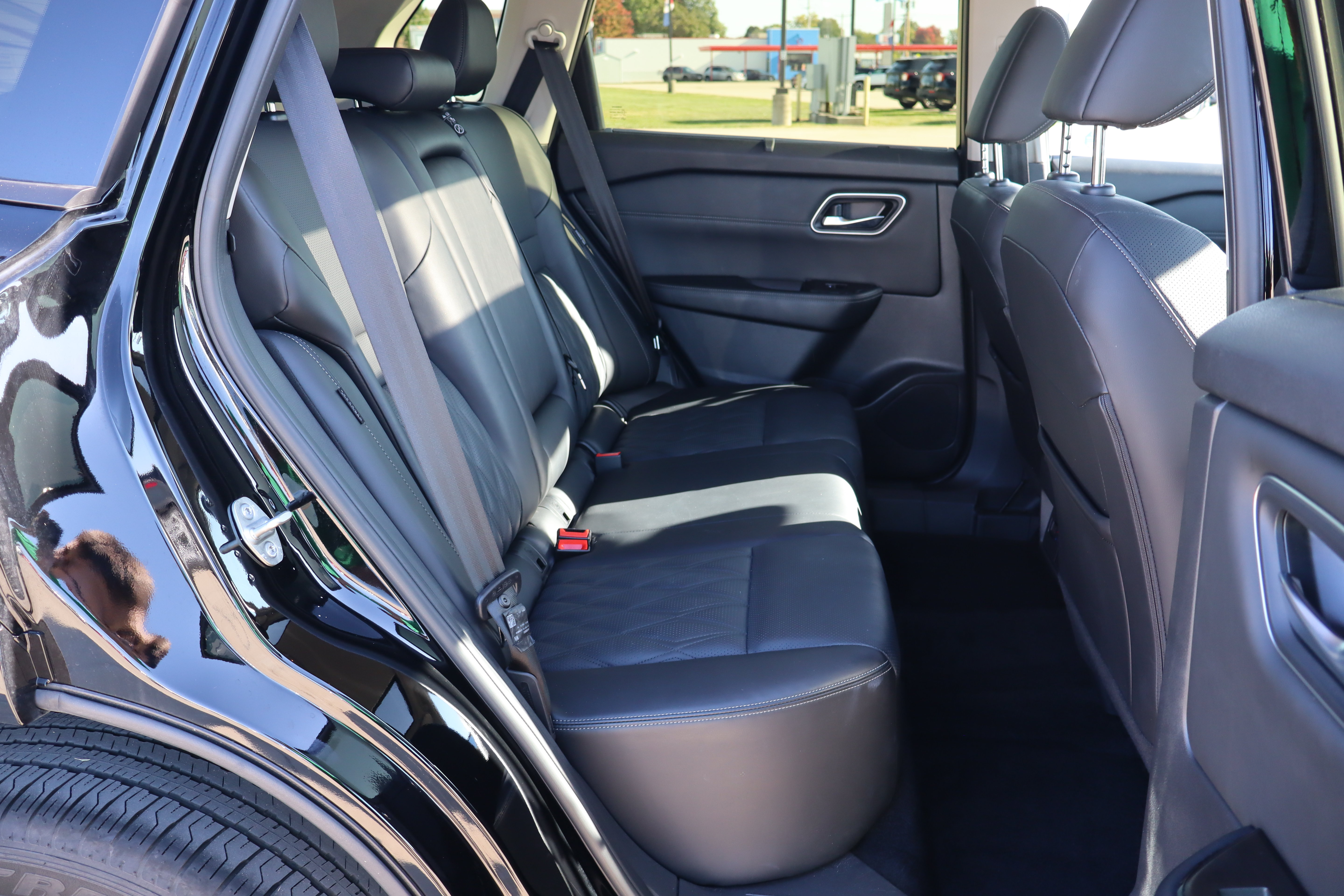 Used 2026 Nissan Rogue Platinum w/ Platinum Premium Package AWD/4WD image 12