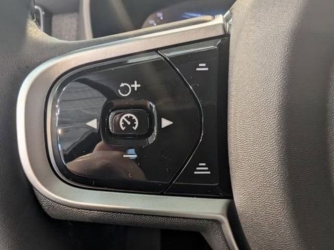 New 2026 Volvo XC90 B6 Plus w/ Protection Package Premier AWD/4WD image 16
