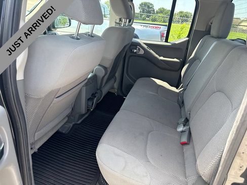 Used 2013 Nissan Frontier SV RWD image 13