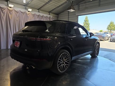 Used 2019 Porsche Cayenne S AWD/4WD image 3