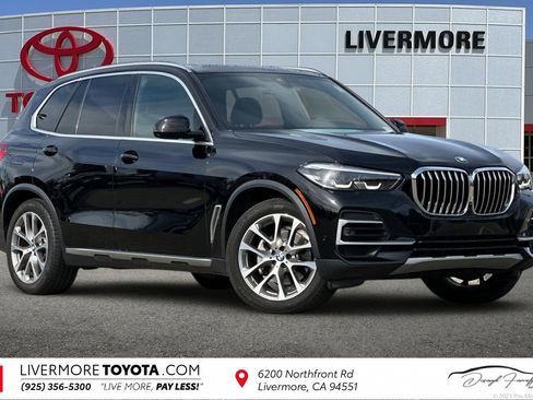 Used 2022 BMW X5 xDrive40i w/ Parking Assistance Package image 1