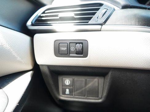 Used 2019 Honda Accord LX image 31