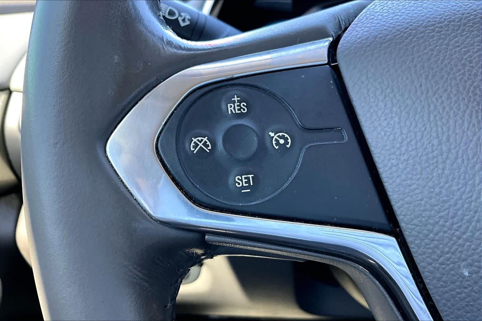 Used 2018 Chevrolet Traverse LT w/ LPO, Floor Liner Package FWD image 22