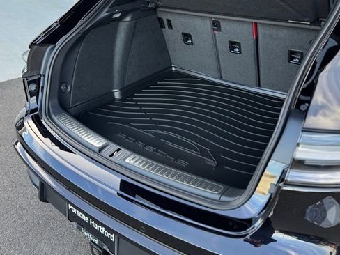 New 2026 Porsche Macan GTS AWD/4WD image 37