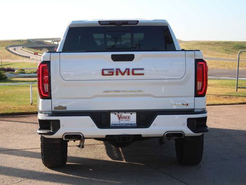 Used 2024 GMC Sierra 1500 AT4 w/ Technology Package AWD/4WD image 10