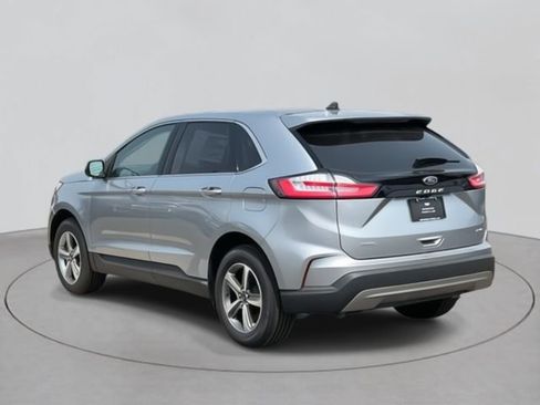 Used 2022 Ford Edge SEL w/ Convenience Package image 3