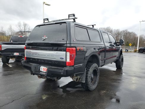 Used 2017 Ford F250 Platinum w/ Platinum Ultimate Package image 4