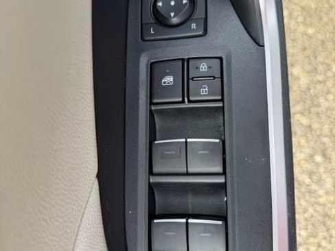 Used 2023 Toyota RAV4 XLE w/ Convenience Package image 18