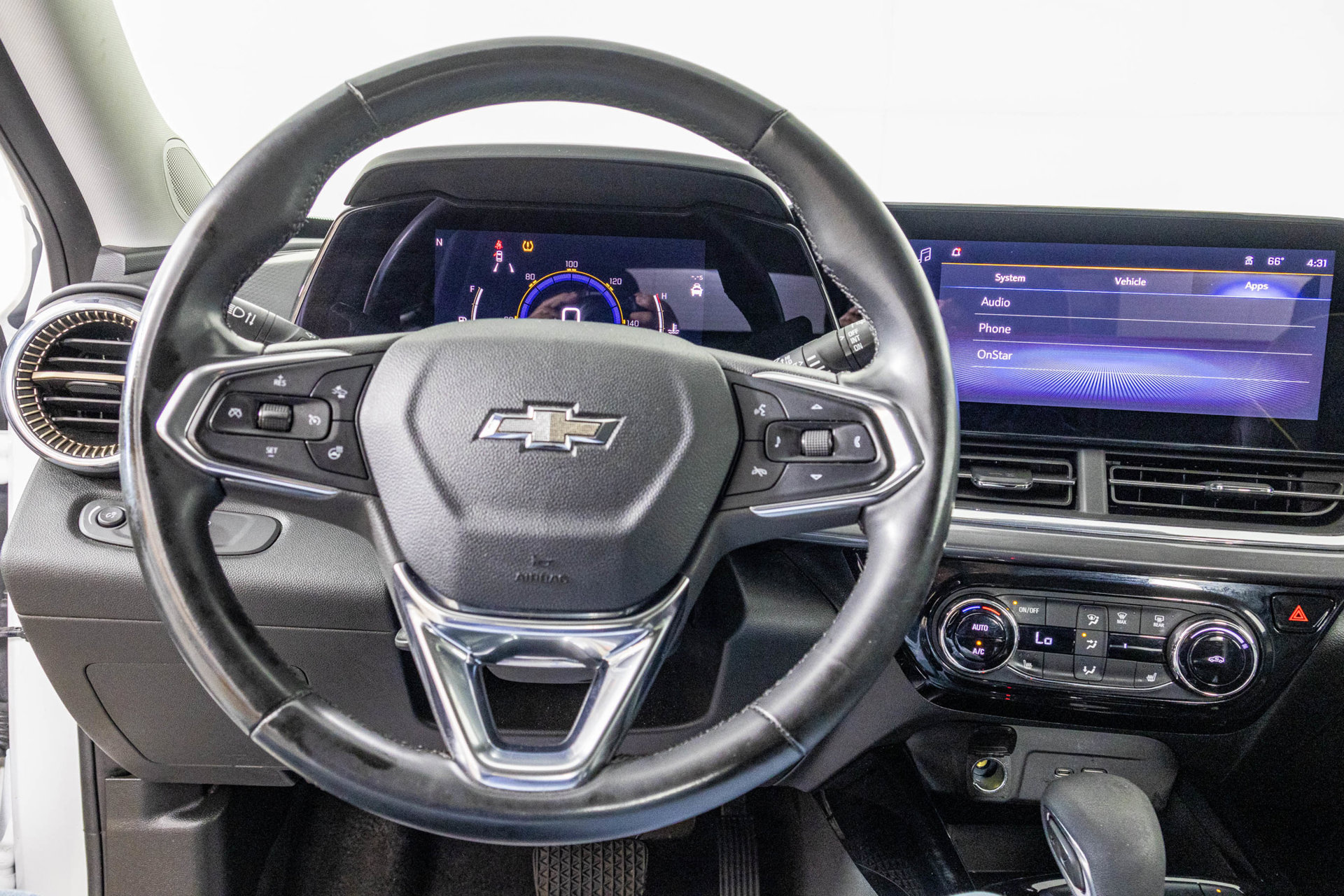 Used 2024 Chevrolet Trax ACTIV w/ Driver Confidence Package FWD image 28