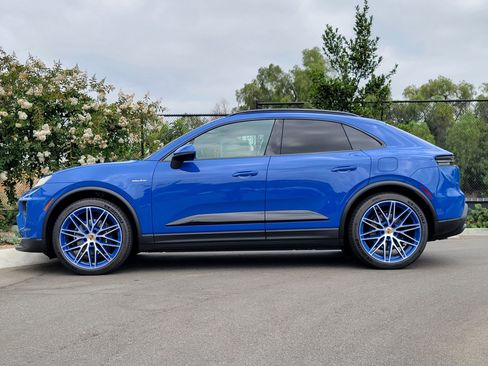 New 2026 Porsche Macan 4 Electric AWD/4WD image 2