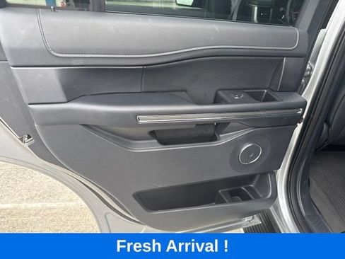 Used 2023 Ford Expedition XLT RWD image 14