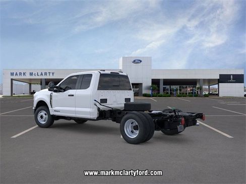 New 2026 Ford F350 XL w/ XL Chrome Package image 4
