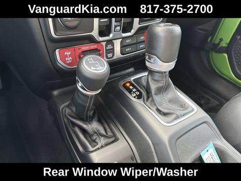 Used 2026 Jeep Wrangler Unlimited Rubicon AWD/4WD image 24
