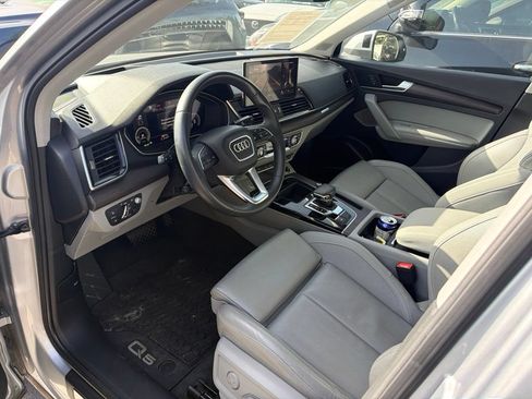 Used 2021 Audi Q5 e Prestige AWD/4WD image 11