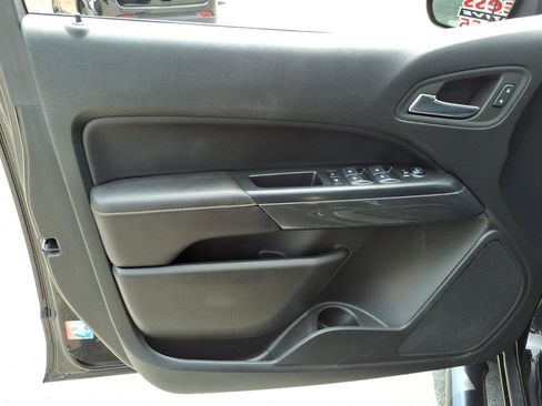 Used 2022 GMC Canyon AT4 w/ Driver Alert Package AWD/4WD image 10