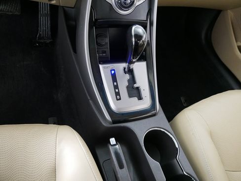 Used 2013 Hyundai Elantra Limited image 24
