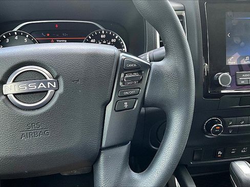Used 2022 Nissan Frontier SV w/ Technology Package image 17