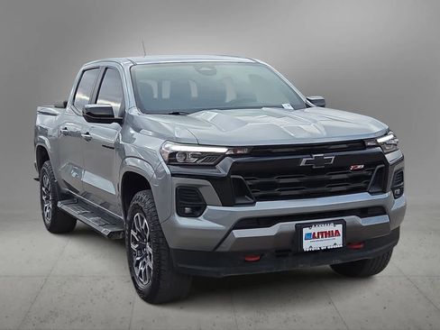 Used 2024 Chevrolet Colorado Z71 w/ Z71 Convenience Package 2 image 3