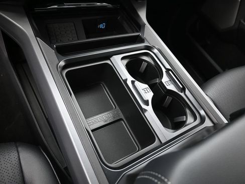 New 2026 Ford F250 Lariat w/ Black Appearance Package AWD/4WD image 9