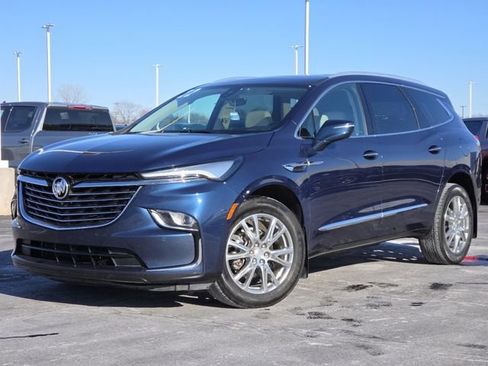 Used 2022 Buick Enclave Premium w/ Experience Buick Package image 2