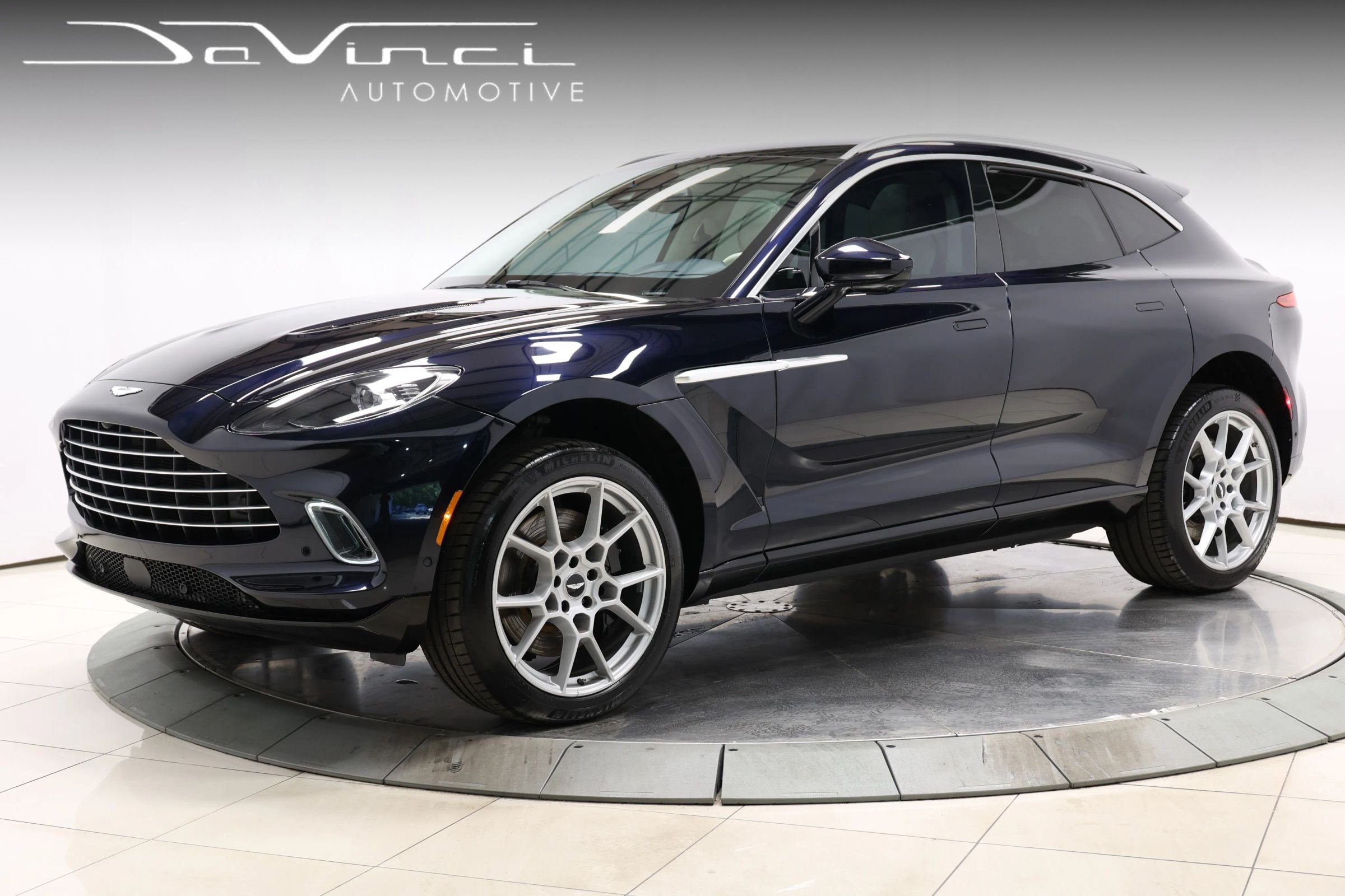 Used 2021 Aston Martin DBX AWD/4WD image 1