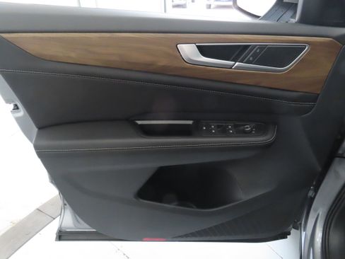 New 2026 Volkswagen Atlas SE FWD image 11