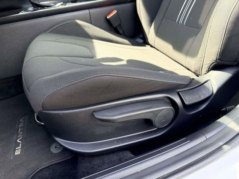 Used 2025 Hyundai Elantra Sport image 19
