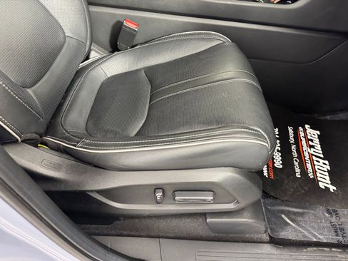 Used 2025 Honda Pilot Elite image 35