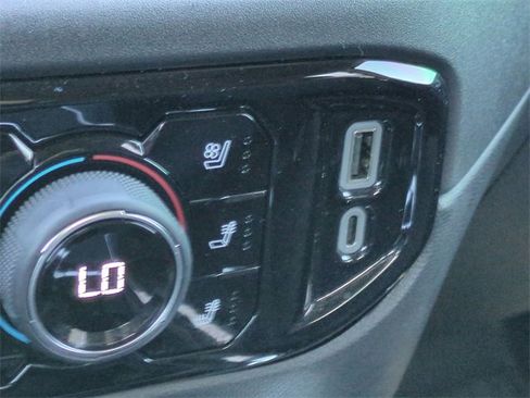 Certified 2024 Chevrolet Silverado 1500 LTZ image 26