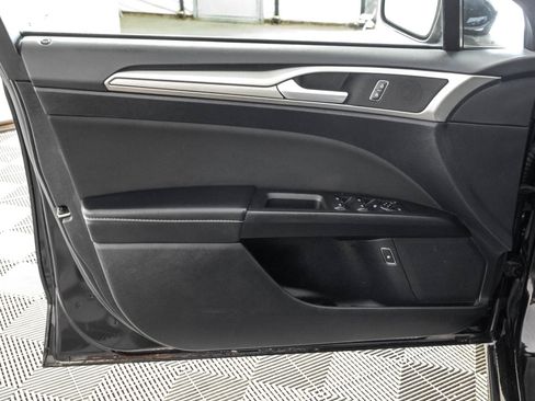 Used 2018 Ford Fusion SE FWD image 33