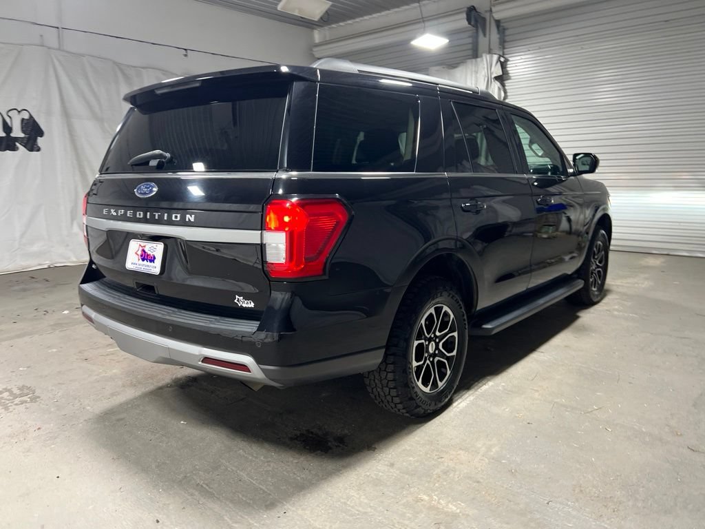Used 2024 Ford Expedition XLT AWD/4WD image 7