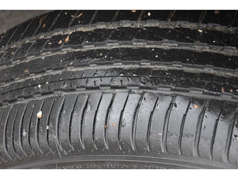 Used 2024 Subaru Ascent Limited w/ Technology Package image 12