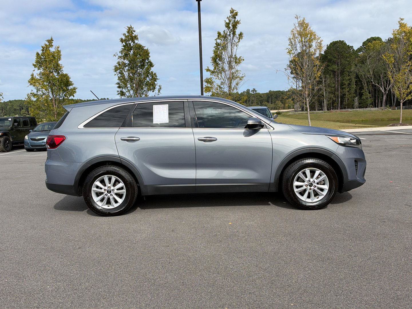 Used 2020 Kia Sorento LX FWD image 8
