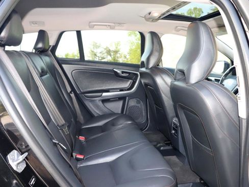 Used 2016 Volvo V60 T5 Cross Country Platinum w/ Climate Package AWD/4WD image 36