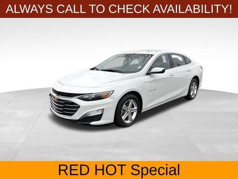 Used 2024 Chevrolet Malibu LS w/ Driver Confidence Package FWD image 3