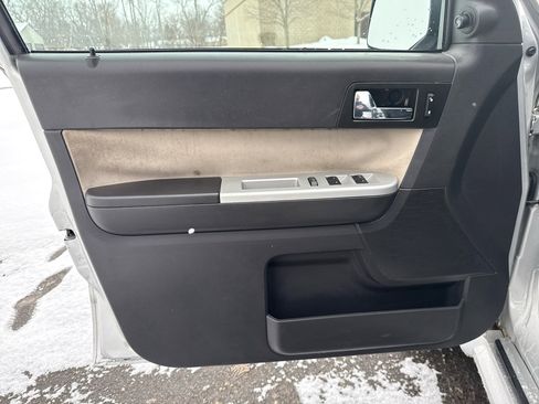 Used 2009 Mercury Mariner 2WD image 9