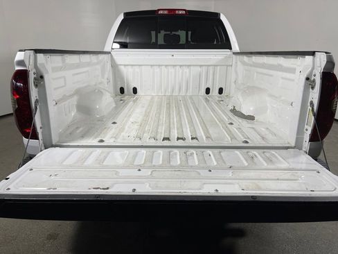 Used 2016 Toyota Tundra SR5 w/ SR5 Upgrade Package image 10