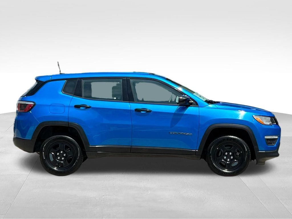 Used 2018 Jeep Compass Sport w/ Tech Group AWD/4WD image 4