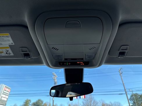 Used 2023 Chevrolet Equinox LT image 34